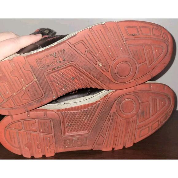 Athletic_Shoes